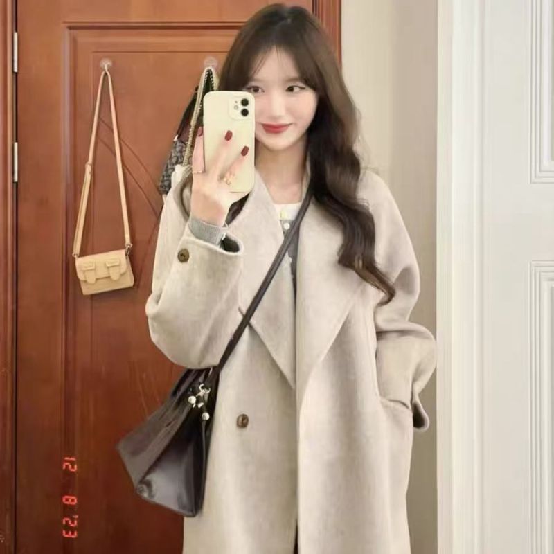Woolen coat women's woolen coat high-end 2024 autumn and winter new style small Hepburn style super good-looking thickened