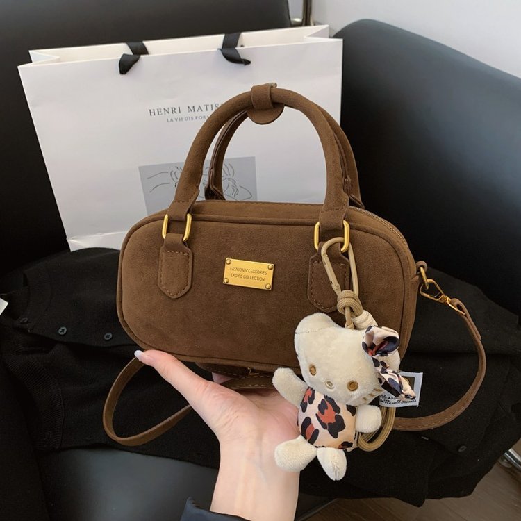 Autumn and winter retro frosted small bag for women 2024 new versatile crossbody bag fashion super hot portable bowling bag