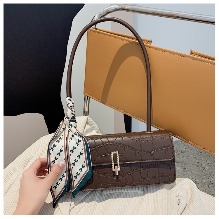 2024 new bag women's French armpit bag niche ins fashion versatile baguette bag Korean version women's shoulder bag