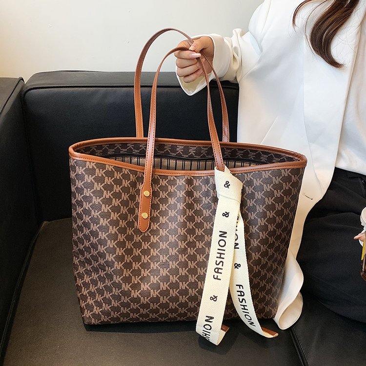 Cross-border large-capacity tote bag for women 2024 new autumn versatile shoulder bag casual work commuting handbag
