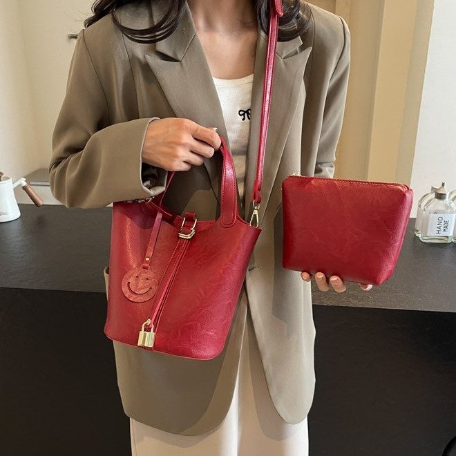 Foreign trade Internet celebrity popular bag women's 2024 new trendy autumn crossbody bag popular hand-carrying shoulder bucket bag