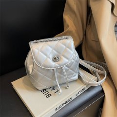2024 Summer New High-Looking Niche Design Diamond Backpack Women’s Fashion Chain Bag Small Women’s Backpack