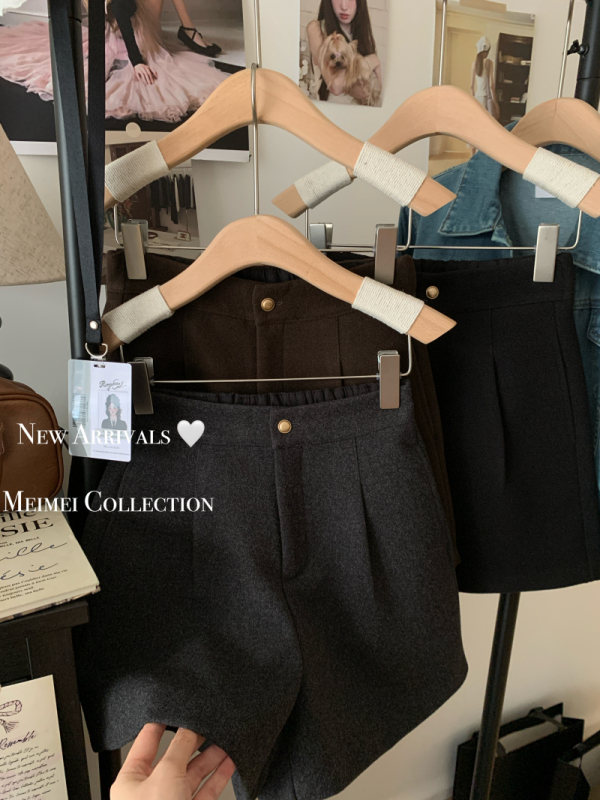 Retro exquisite small gold buckle elastic waist high waist versatile slimming thickened woolen shorts winter