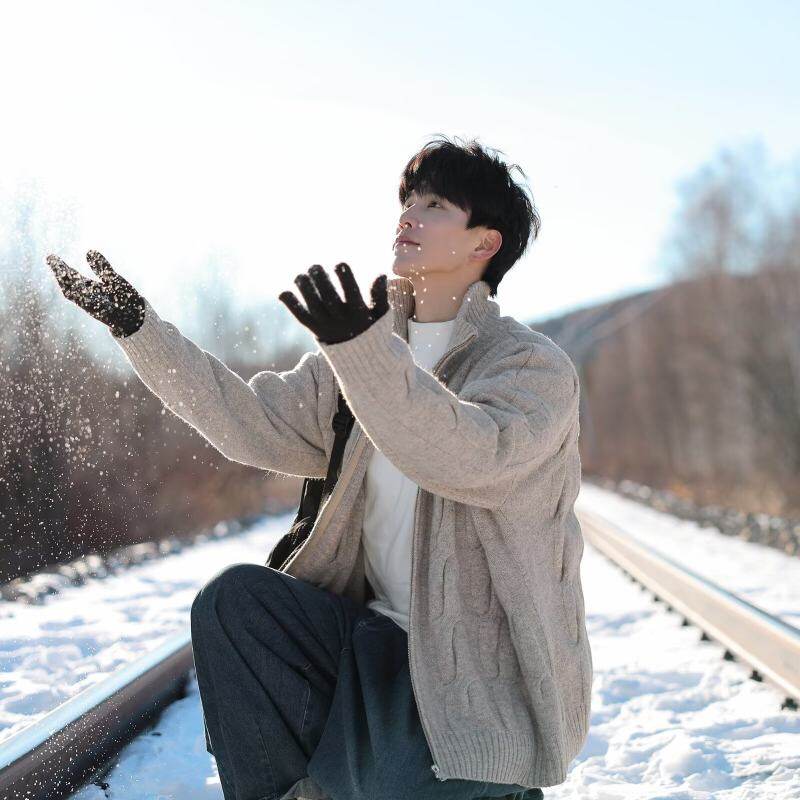 Retro twist cardigan sweater for men and women in autumn and winter zipper knitted jacket loose half turtleneck sweater
