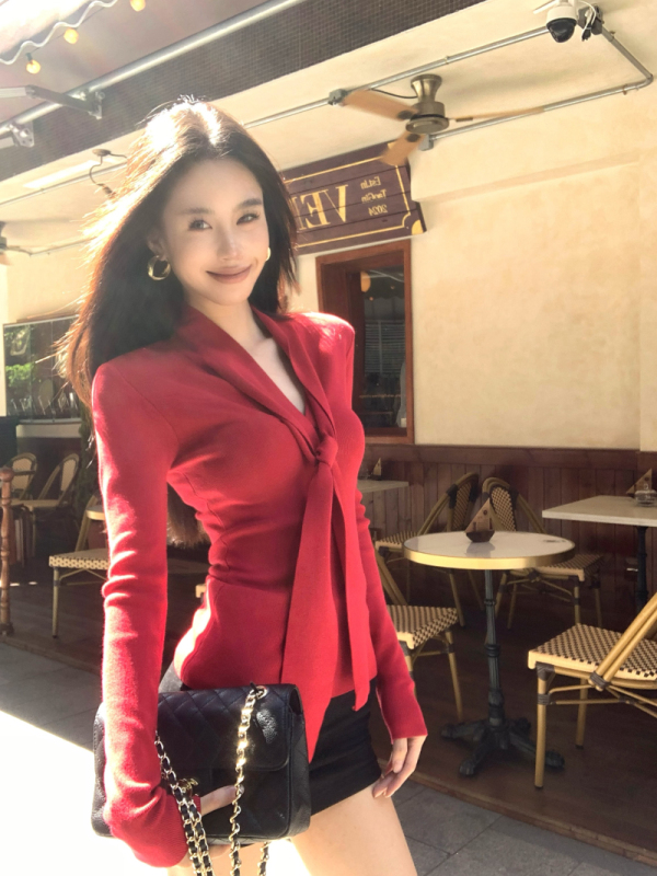Correct version of bright red ~ French ribbon sweater retro autumn and winter long-sleeved top for women