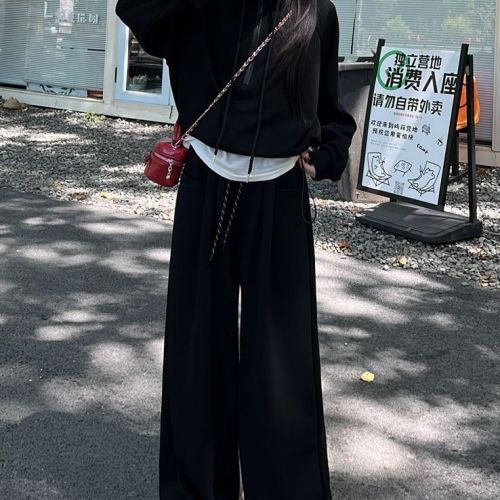 Lazy style casual suit with high waist, slimming and wide leg design, relaxed feeling sweatshirt combination suit