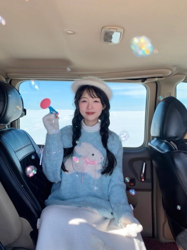 Sweet and cute dopamine round neck knitted mint blue bunny sweater for women 2024 autumn and winter new style