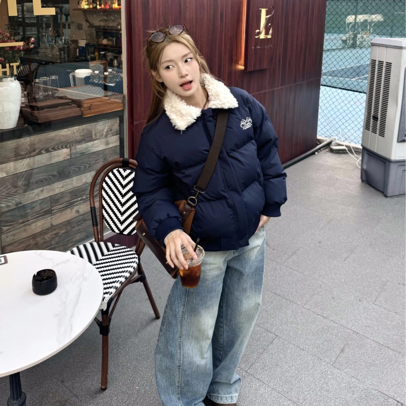 Stylish brand letter embroidery American imitation lamb fur collar design thickening short cotton coat for women