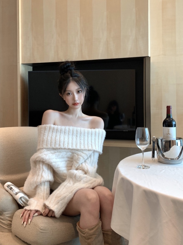 Lapel one-shoulder twist heavy sweater top