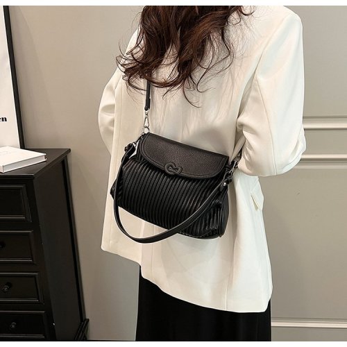 Cross-border pleated large-capacity bag for women 2024 spring new solid color fashion popular commuter single shoulder armpit women's bag