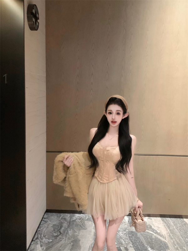 Rich family outfit outfit, fishbone halter top, mesh skirt