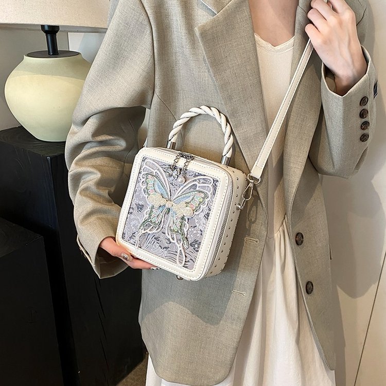New Chinese style national style embroidered disc buckle butterfly handbag bag for women 2024 new niche box bag single shoulder crossbody bag