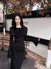 Sexy and fashionable busty lace slim-fitting dress with swung neck and slim waist