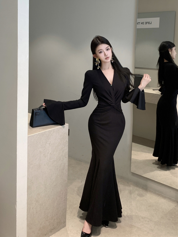 Retro sexy step by step V-neck waist slimming knitted bottoming dress fishtail long skirt for women