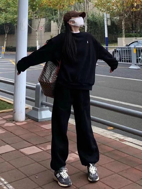 New loose, casual, fashionable and versatile velvet thickened sweatshirt and sweatpants slimming two-piece suit