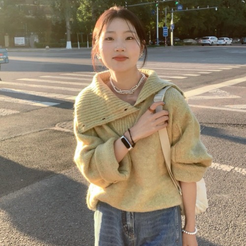 French lapel style, fashionable and lazy long-sleeved sweater for women, loose and versatile top for autumn