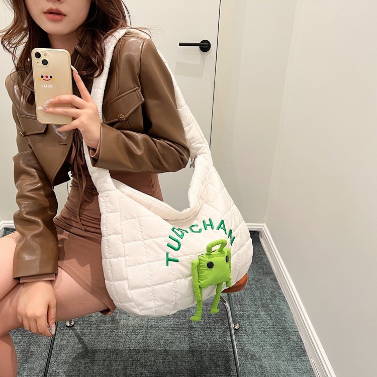 Simple cloud pleated large bag, Korean style fashionable large-capacity bubble tote bag, casual one-shoulder cross-body dumpling bag