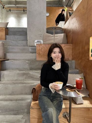 Korean chic American design bell sleeve slim half turtleneck bottoming shirt for women slimming top