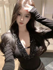 Black spliced ​​sequined top with stylish design, slim fit, V-neck long-sleeved bottoming T-shirt