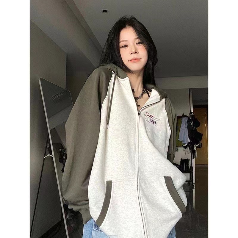 Velvet and thickened winter American high street contrasting color baseball uniform zipper jacket for women design hooded cardigan sweatshirt outer wear