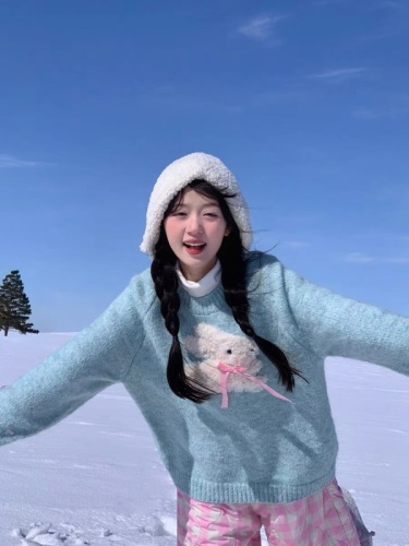 Sweet and cute dopamine round neck knitted mint blue bunny sweater for women 2024 autumn and winter new style