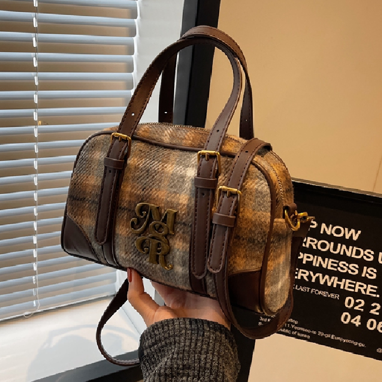 Portable commuting handbag women's new autumn and winter contrast wool travel bag high-end fashion shoulder