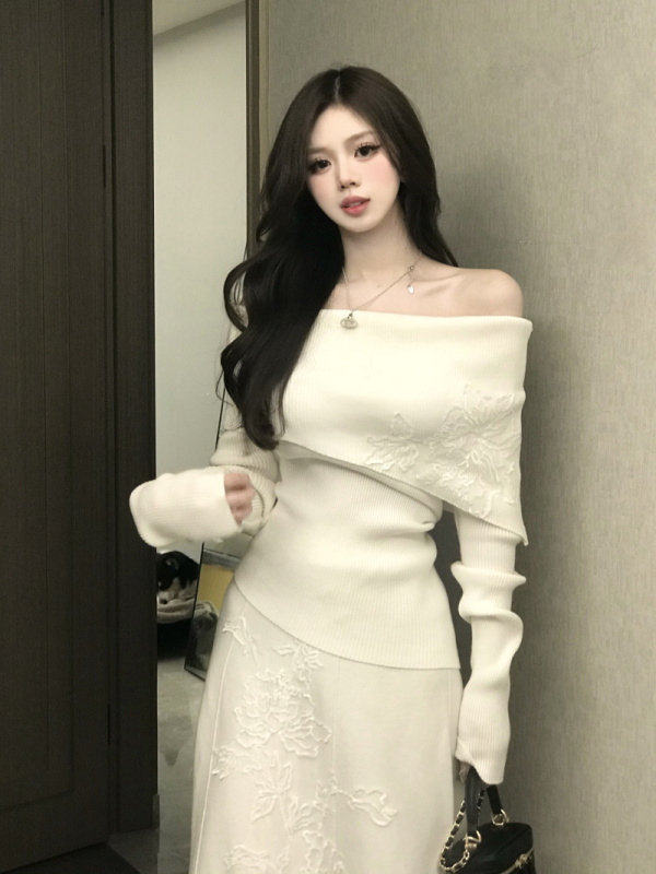 Winter new Korean drama daughter knitted suit women's one-shoulder embroidered top high-waisted skirt two-piece set