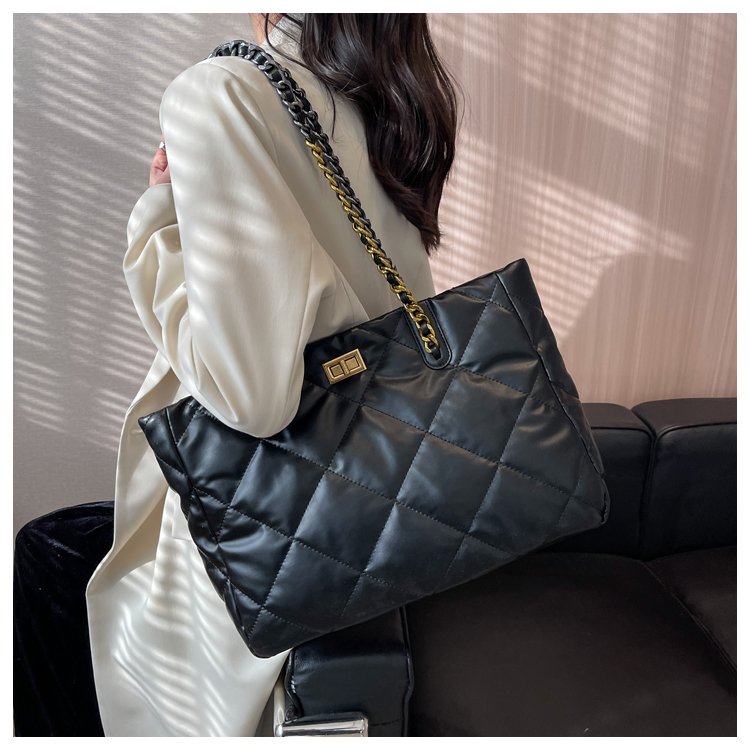Small fragrant tote bag Mrs. Sal's source factory cross-border foreign trade wholesale large-capacity chain shoulder crossbody bag