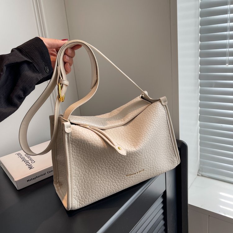 First-layer cowhide spring and summer soft and high-end niche square bag, popular and fashionable one-shoulder cross-body, practical version soft leather