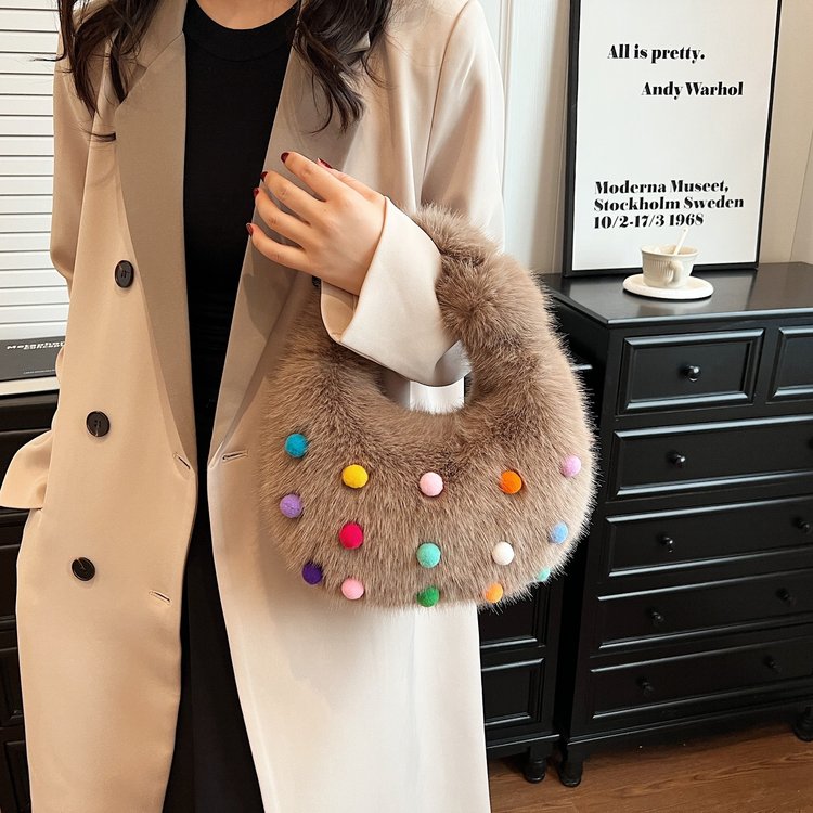 Autumn and winter blanket bag 2024 new Korean style fashionable colorful fur ball personality lady's one-shoulder hand-carrying dumpling bag
