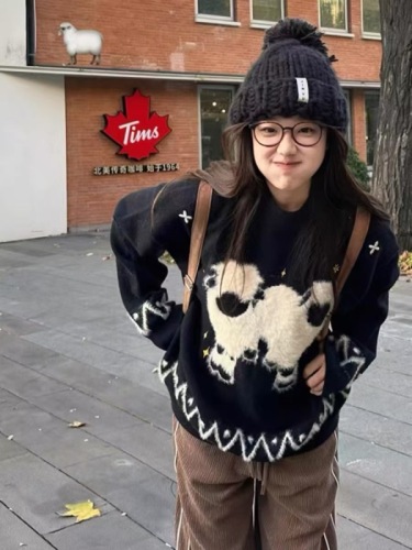 Black lamb round neck pullover sweater for women in autumn and winter loose thickened outer wear lazy style knitted top