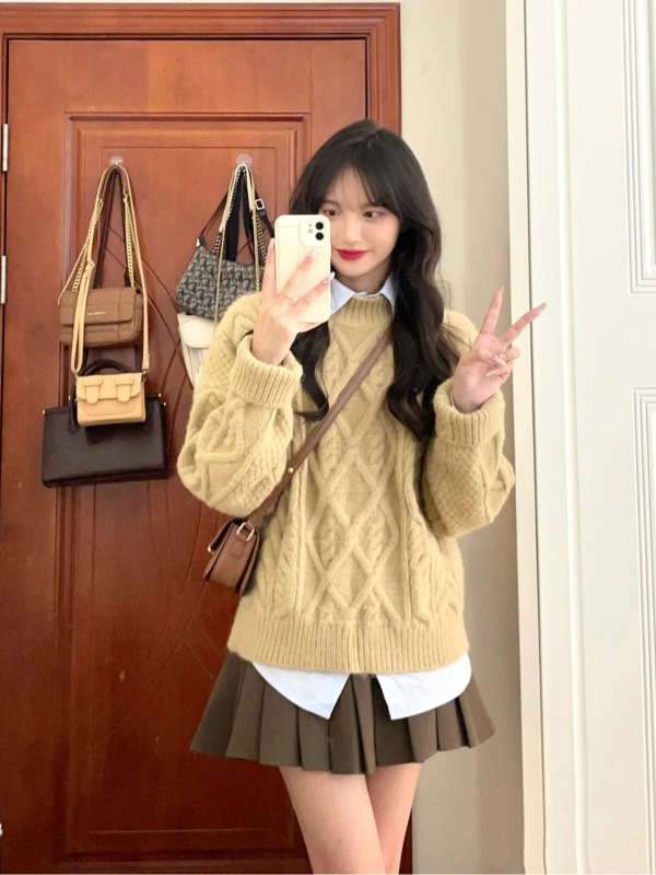 2024 new small suit, soft and waxy, gentle twist sweater + fashionable pleated skirt two-piece set