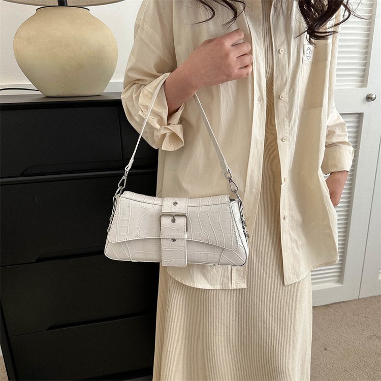 High-end texture chain bag women's new early autumn popular casual internet celebrity simple single shoulder versatile armpit bag
