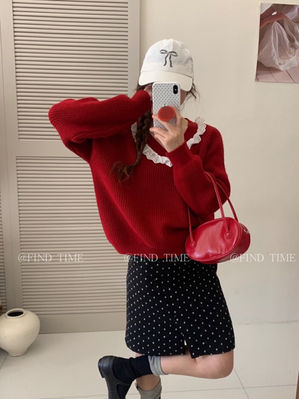 Sweet lace splicing V-neck versatile pullover sweater autumn and winter casual regular solid color sweater