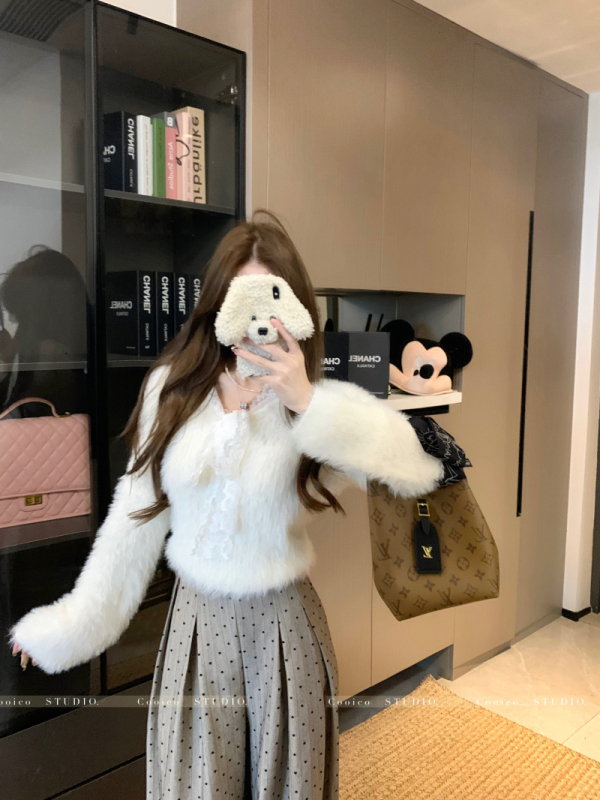 New autumn and winter Korean pure lust lace bow V-neck mink velvet soft and waxy short sweater