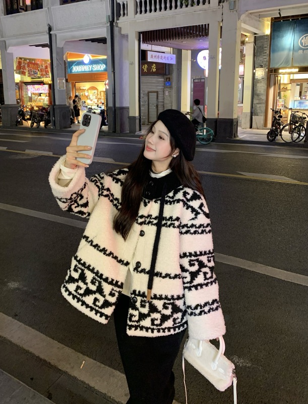 Loose and slim lamb wool short coat with fur integrated winter new style thickened cotton coat