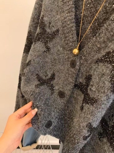 Gray v-neck raccoon velvet sweater jacket for women in autumn and winter lazy style thickened knitted cardigan outer wear small fragrance top