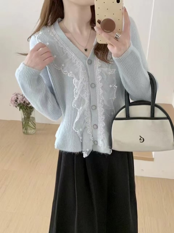 V-neck lace edge wool sweater new style small fragrance exquisite single-breasted solid color long-sleeved sweater for women