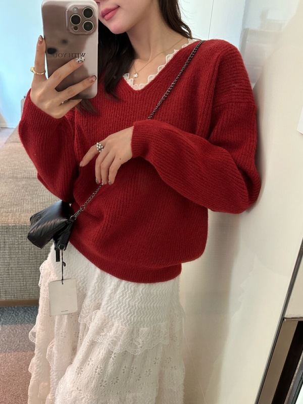 Lace-trimmed V-neck pullover wool sweater for autumn and winter, loose inner layer with warm and soft waxy bottoming sweater