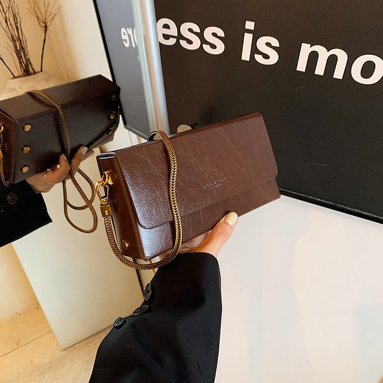 High-end hard shell small square bag new ins retro old money style mobile phone bag texture foreign style shiny single shoulder crossbody bag