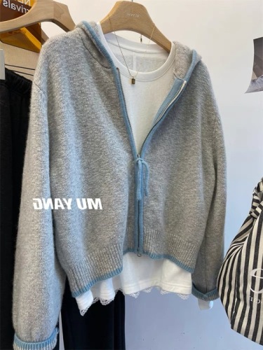 Gray zipper hooded wool knitted cardigan for women autumn and winter 2024 new style small soft waxy sweater jacket top