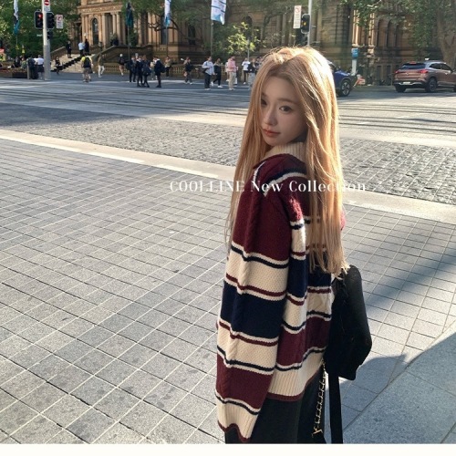 Retro contrasting twist autumn and winter striped college-style pullover sweater