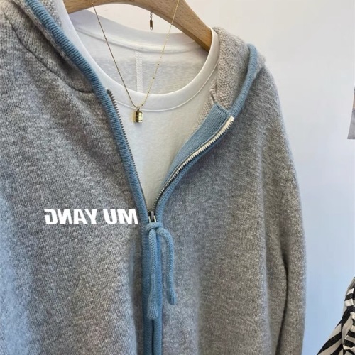 Gray zipper hooded wool knitted cardigan for women autumn and winter 2024 new style small soft waxy sweater jacket top