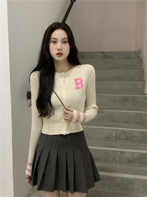 Round neck contrast letter embroidered long sleeve knitted cardigan jacket for women