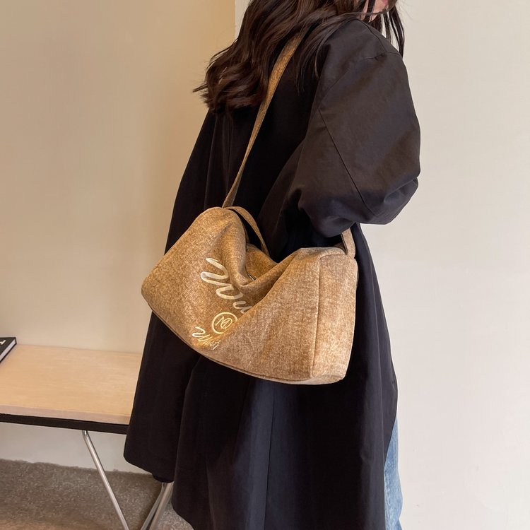 Women's new style large-capacity shoulder bag, fashionable embroidered letter denim wide shoulder strap crossbody bag trendy