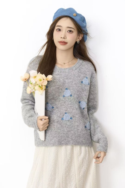 French rose embroidery milk fufu sweater women's autumn and winter 2024 winter new style lazy style loose top