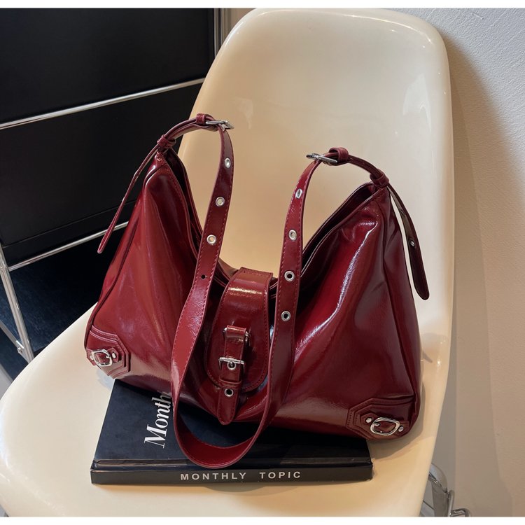 Niche retro fashion armpit bag for women 2024 autumn new large-capacity crossbody tote bag commuter shoulder bag