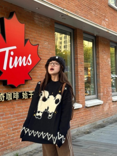 Black lamb round neck pullover sweater for women in autumn and winter loose thickened outer wear lazy style knitted top