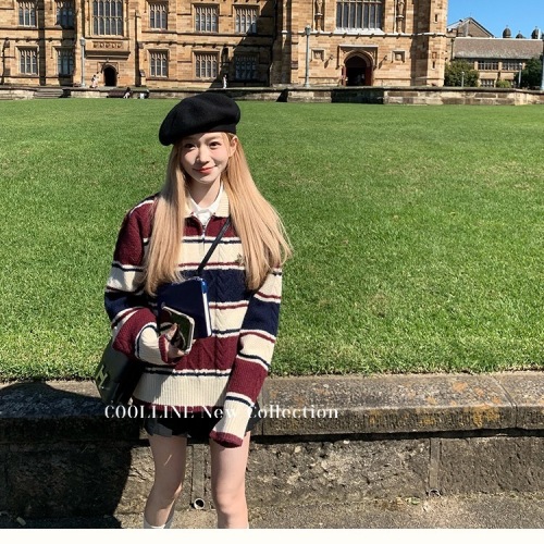 Retro contrasting twist autumn and winter striped college-style pullover sweater
