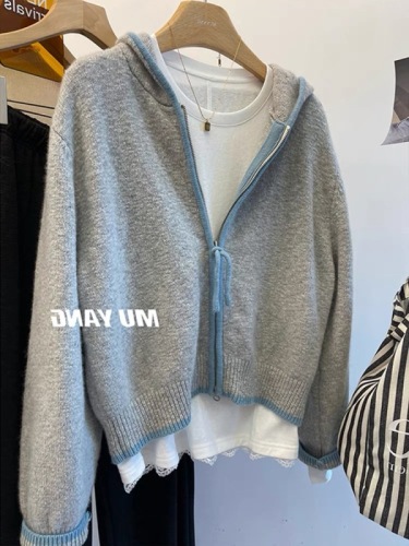 Gray zipper hooded wool knitted cardigan for women autumn and winter 2024 new style small soft waxy sweater jacket top